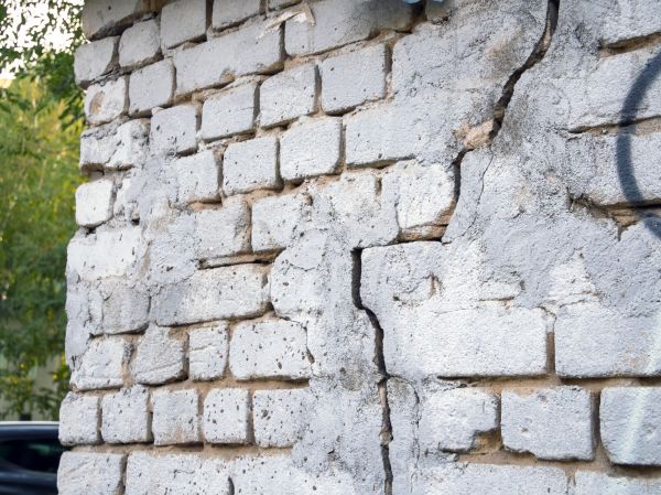 Cracked Brick Wall Repair in Edmond